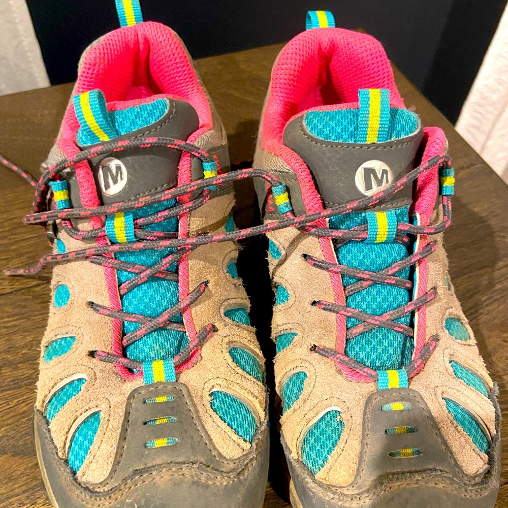 Kids size 1 Merrell hiking shoes, very good used condition